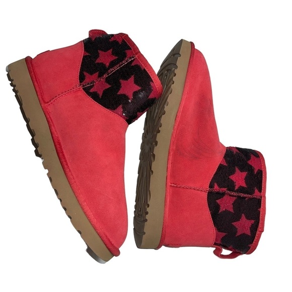 NEW UGG Woman Red and Black Pattern Sequin Boots Size 12 - Picture 2 of 12